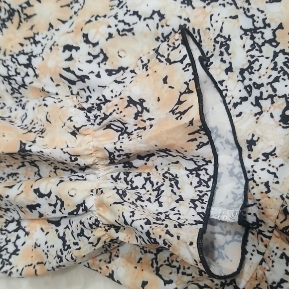 Made with Love Pattern Long Sleeves Ruffled Dress. L - Picture 7 of 10